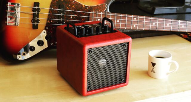 P: X-4 Combo Amp | Phil Jones Bass